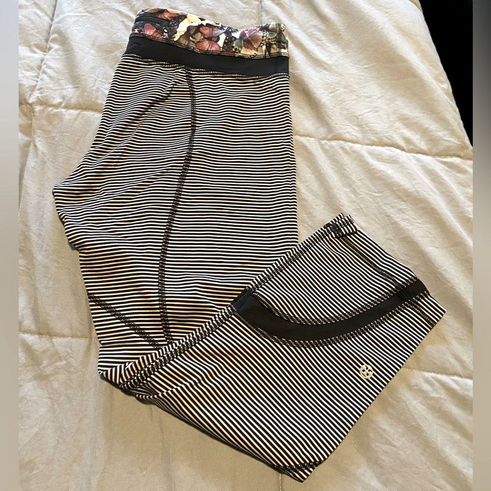 Lululemon Run Inspire Crop II 21” - Striped Butterflies - Size 10